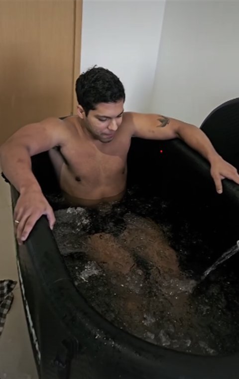 Banheira de gelo (imersão fria) no espaço recovery da Alliance Botânico